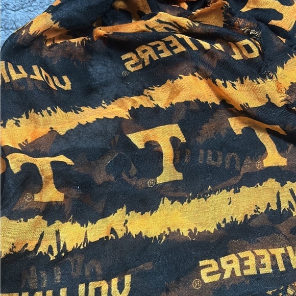 University of Tennessee Scarf - Picture 2 of 2